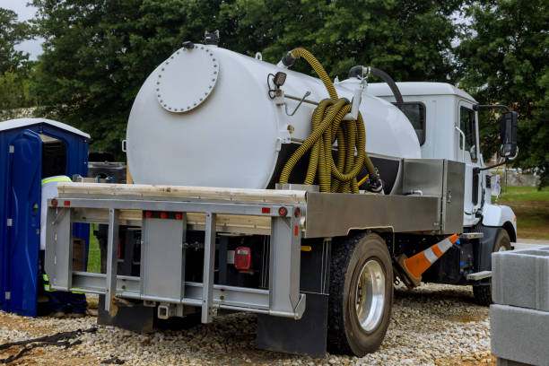Portable Toilet Options We Offer in Central Gardens, TX